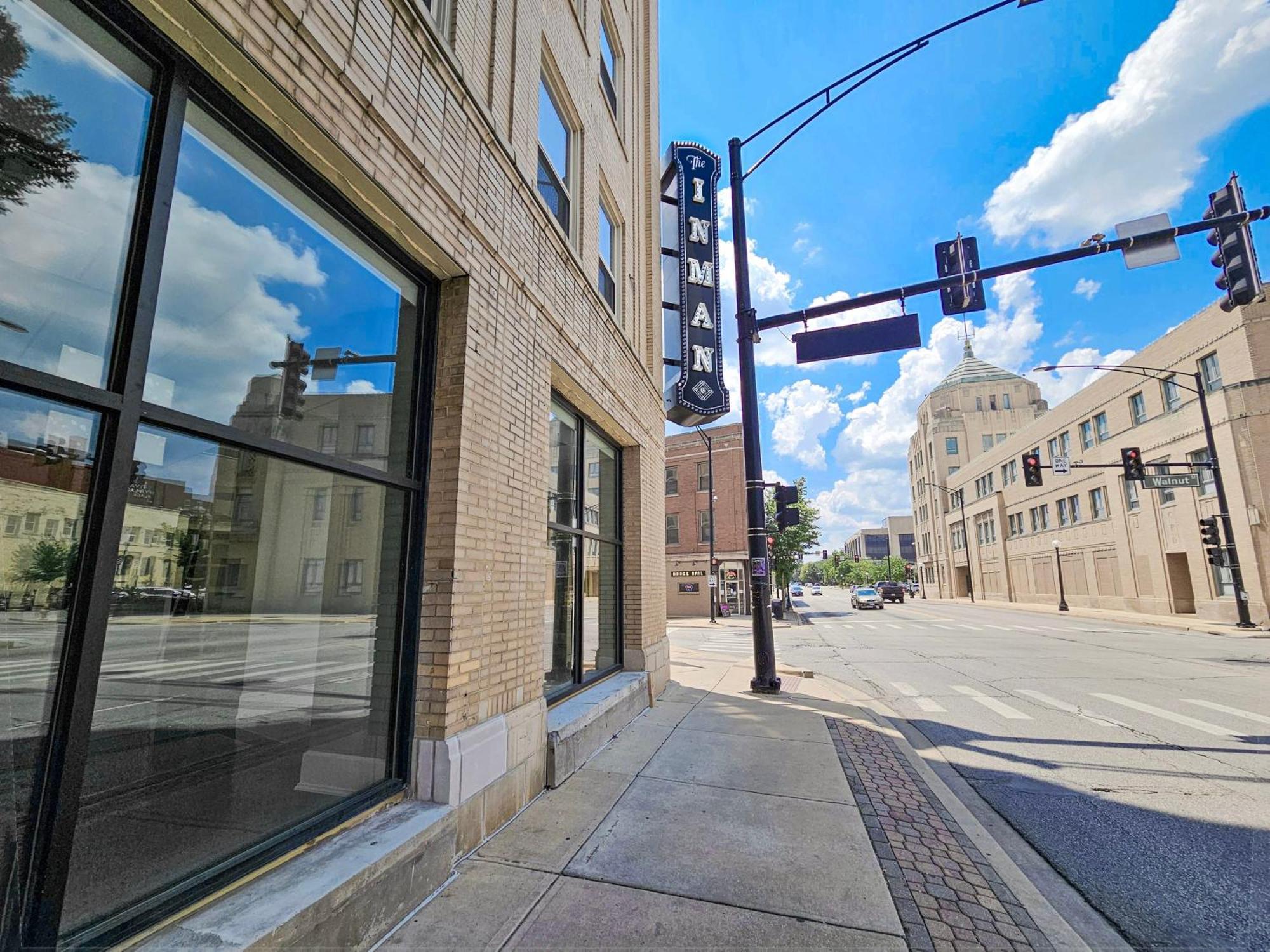 Gorgeous And Spacious Studio At The Historic Inman - 200 Champaign Kültér fotó
